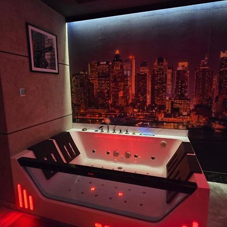 Apartament Manhattan Elk Bagian luar foto